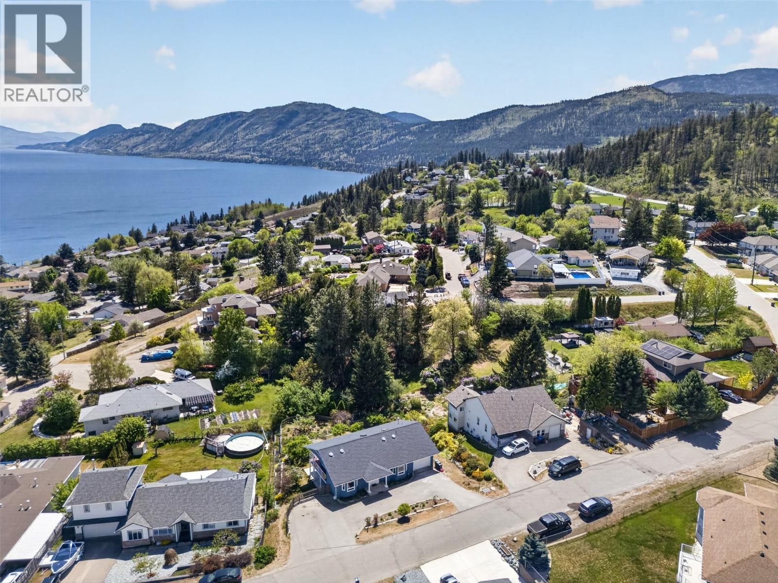 4739 Peachland Place, Peachland
