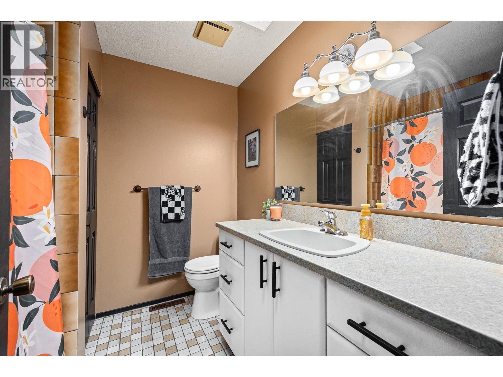#15 2055 Ethel Street - 30
