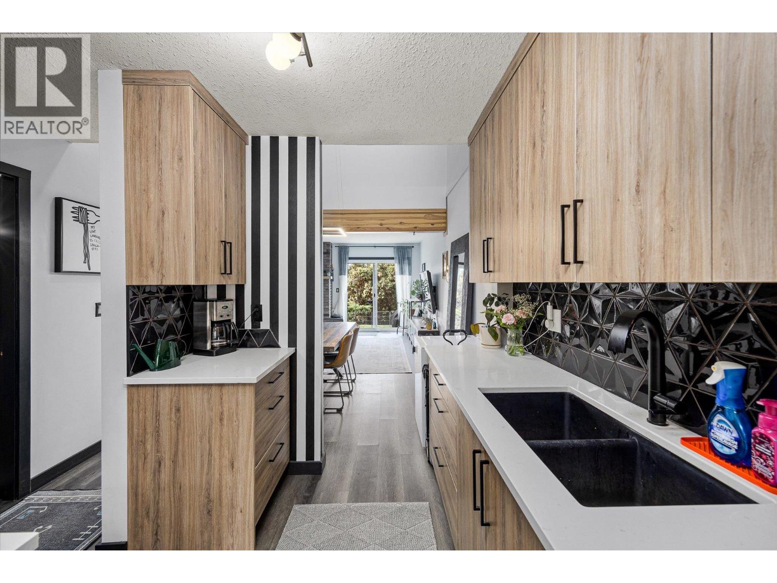 15 2055 Ethel Street, Kelowna