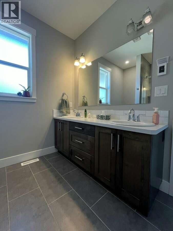 2081 14 Avenue SE - 19