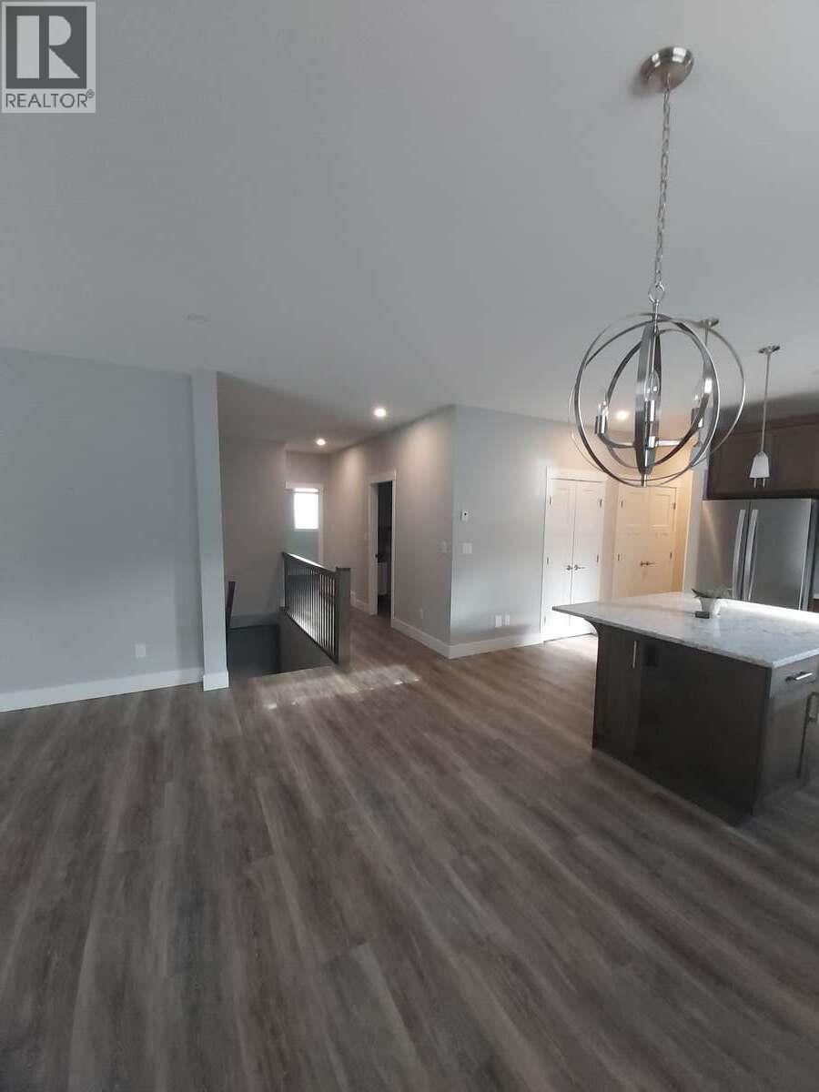 2081 14 Avenue SE - 10