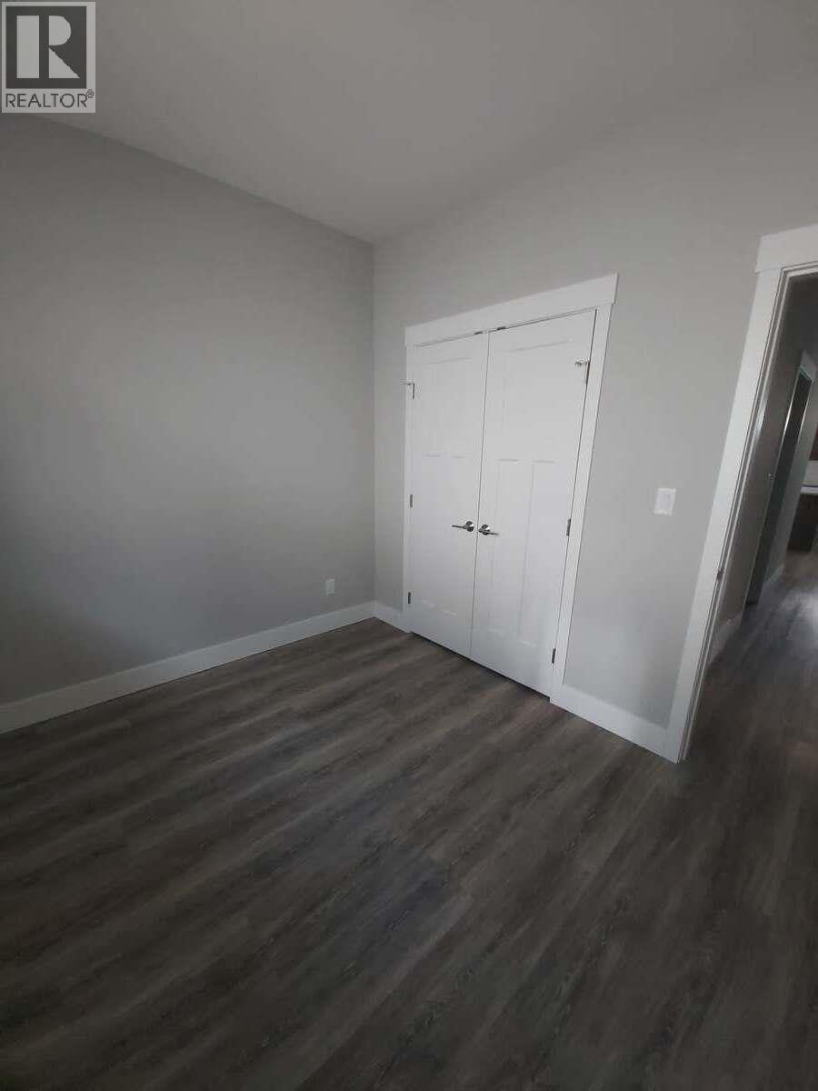 2081 14 Avenue SE - 14