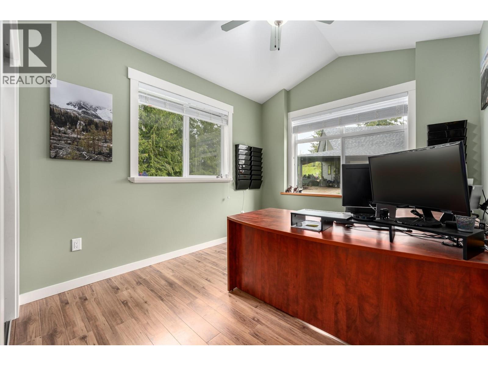 787 Crescent Bay Road, Nakusp
