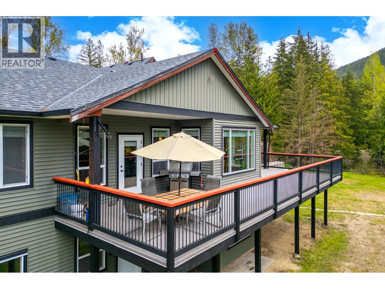 787 Crescent Bay Road, Nakusp