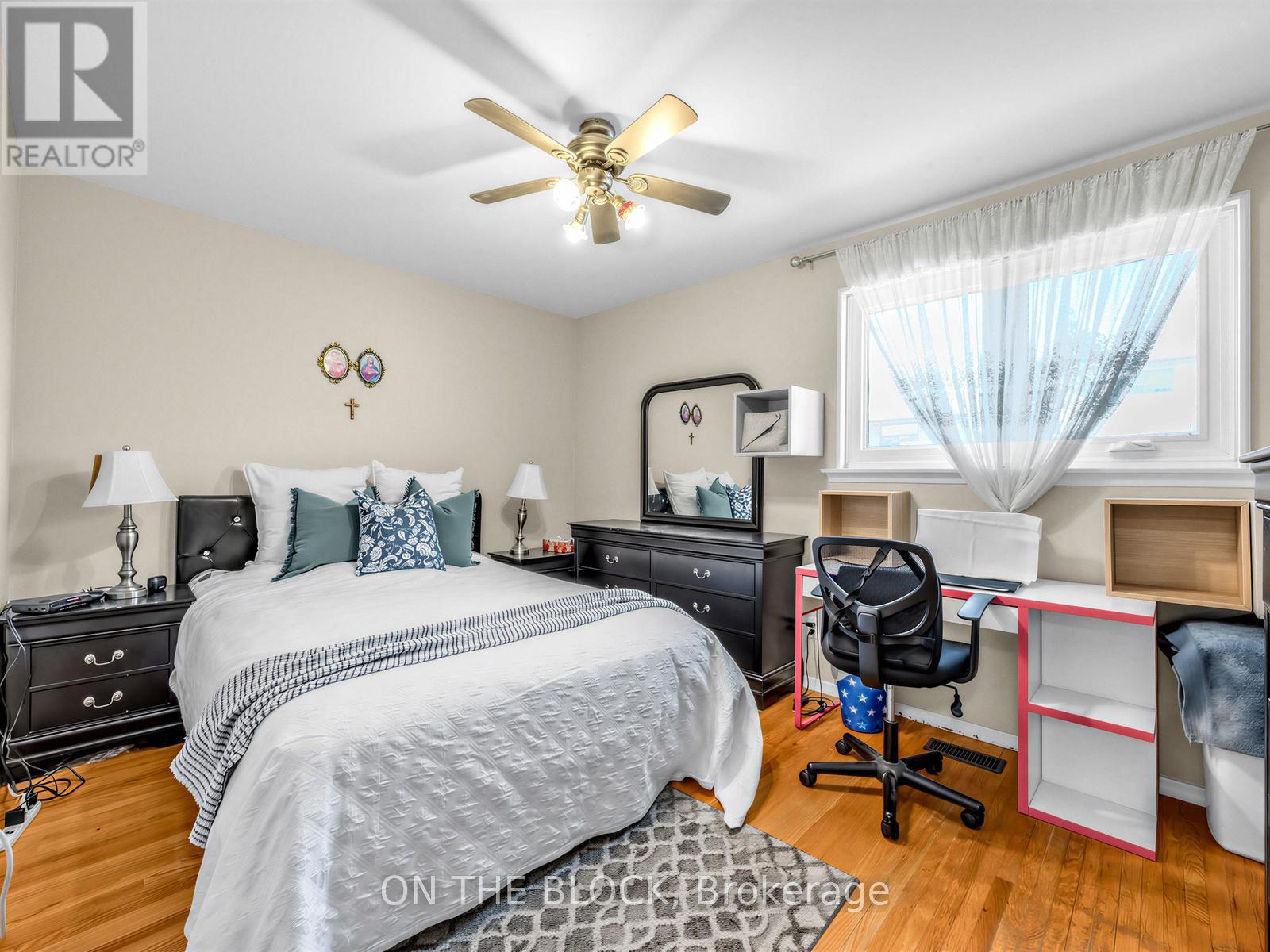 41 EASTLEA CRESCENT - 27