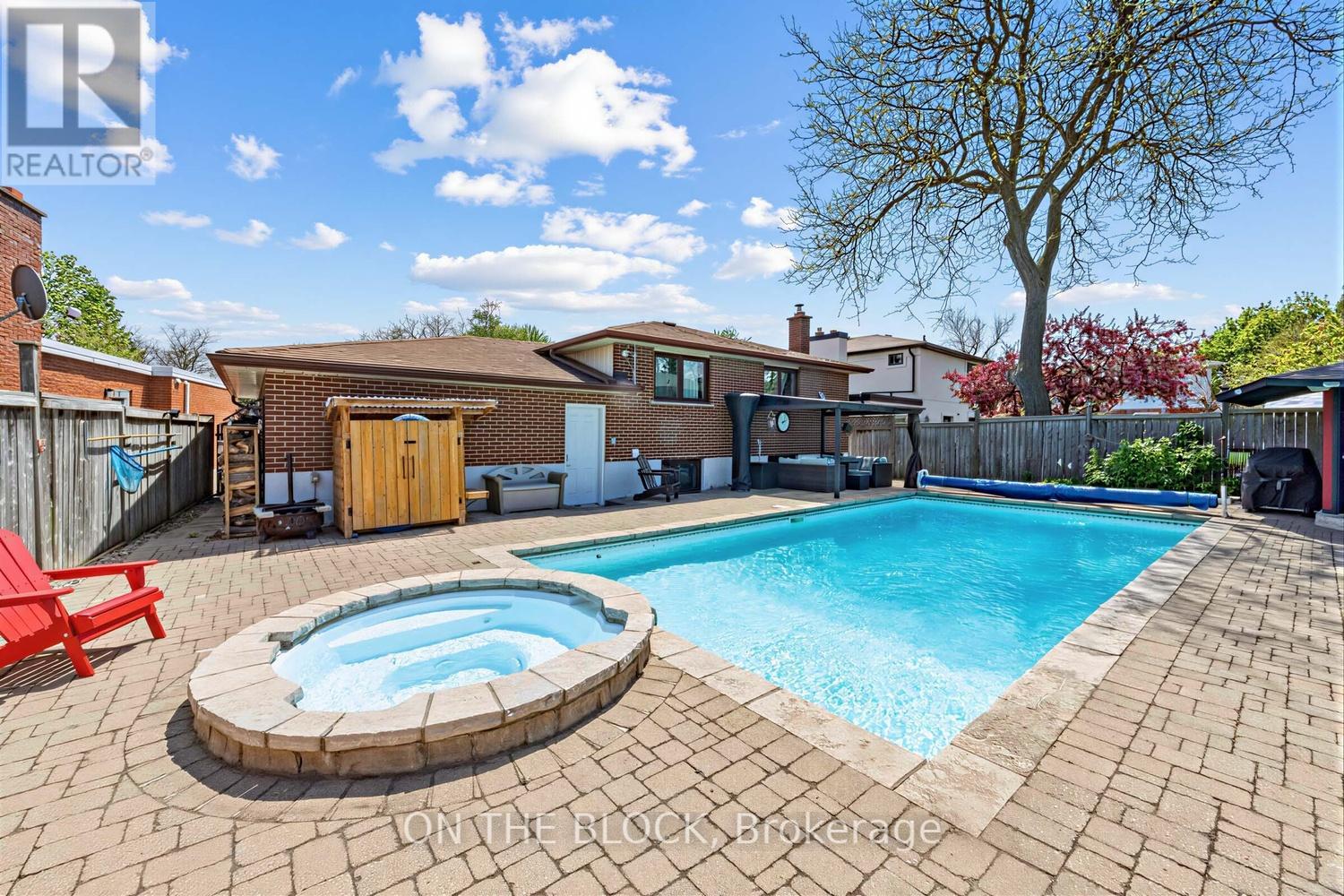 41 EASTLEA CRESCENT - 40