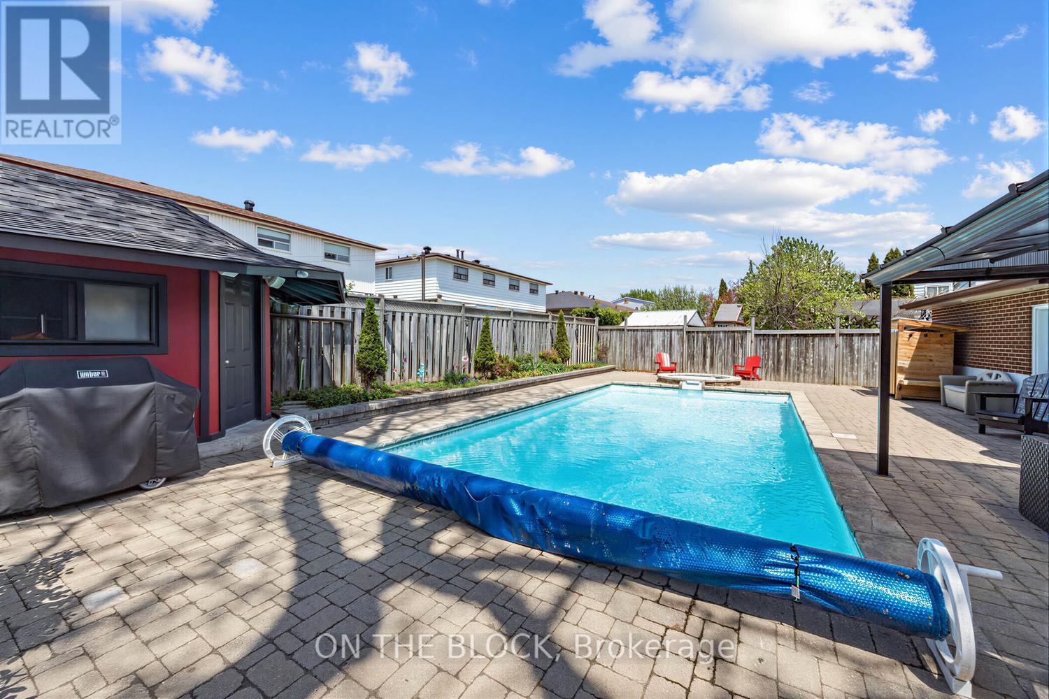 41 EASTLEA CRESCENT - 42