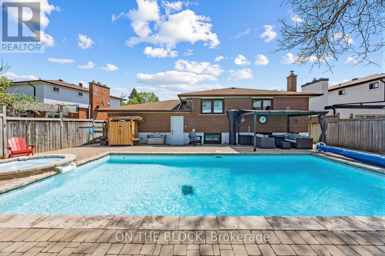 41 EASTLEA CRESCENT - 43