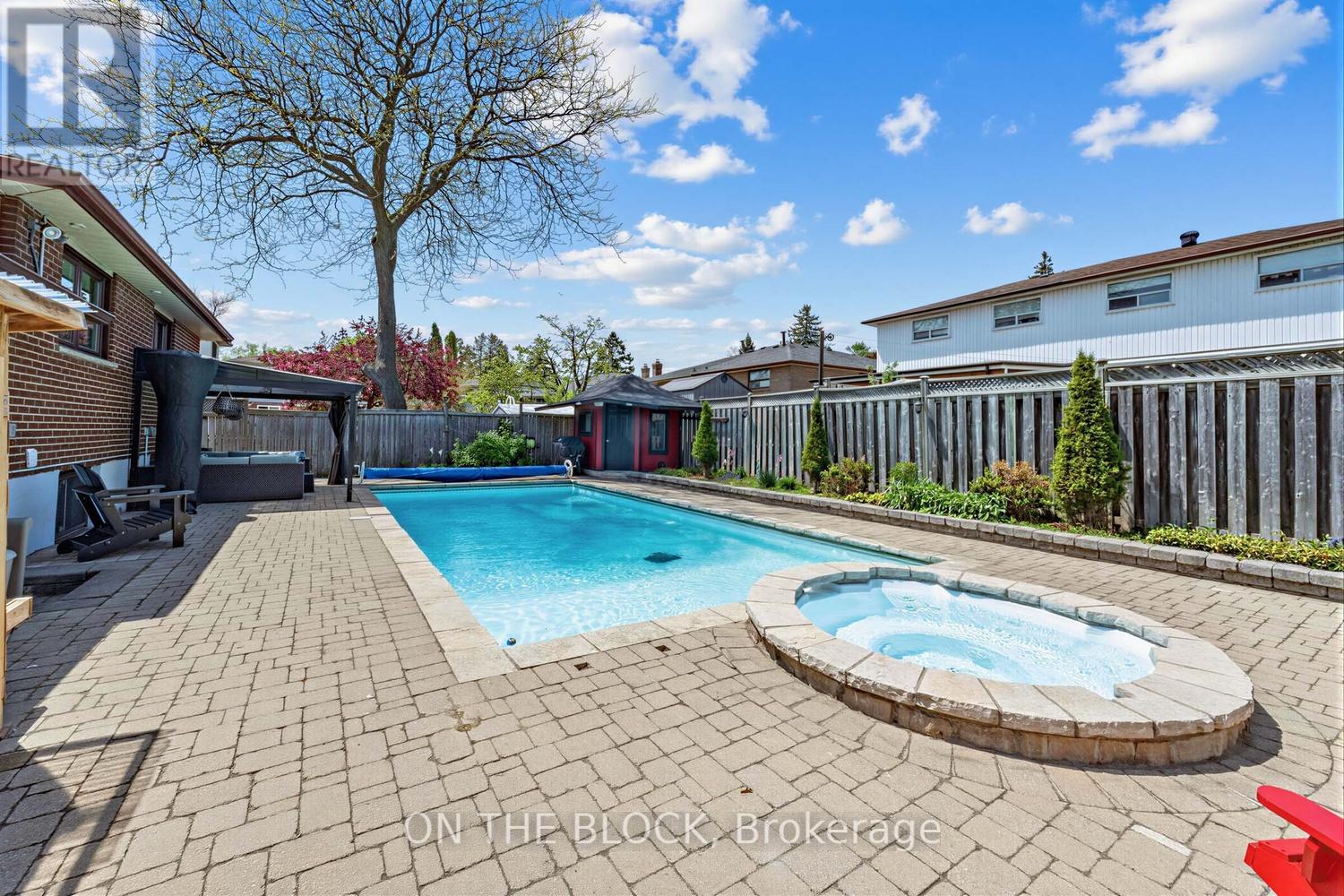41 EASTLEA CRESCENT - 45