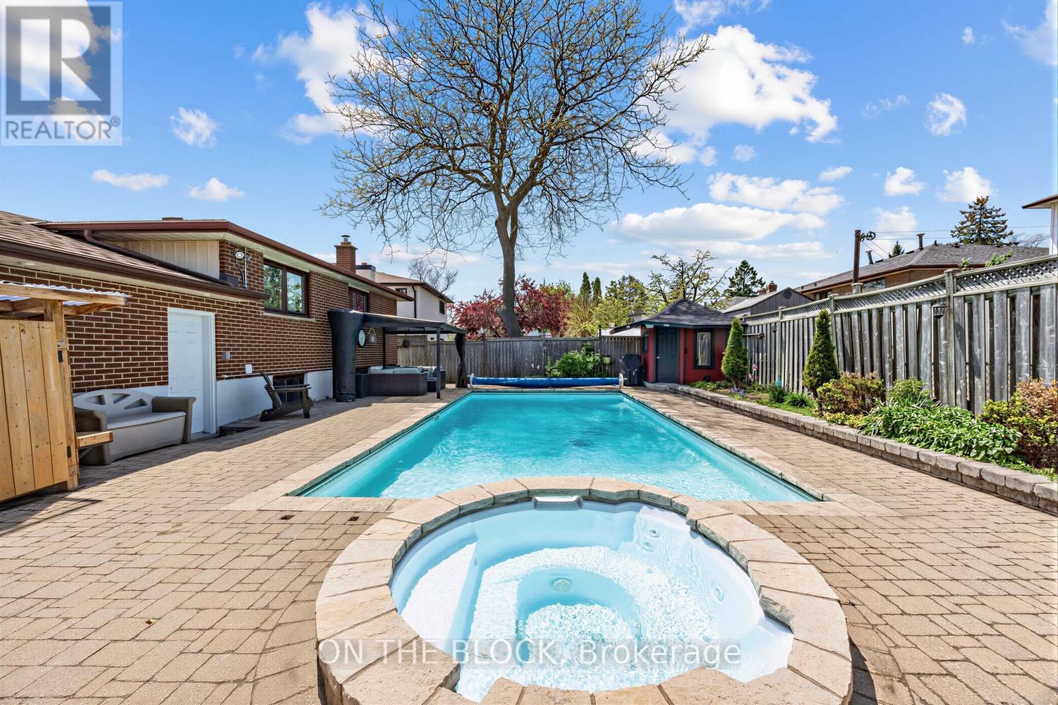 41 EASTLEA CRESCENT - 41