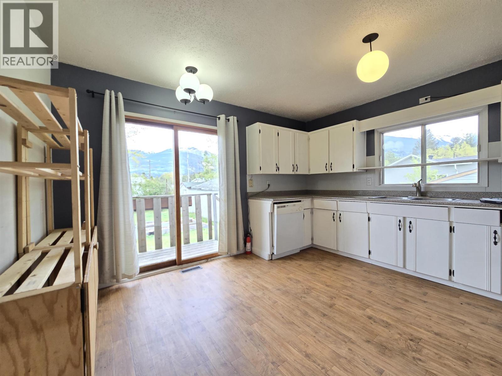 1410 7TH AVENUE - 12