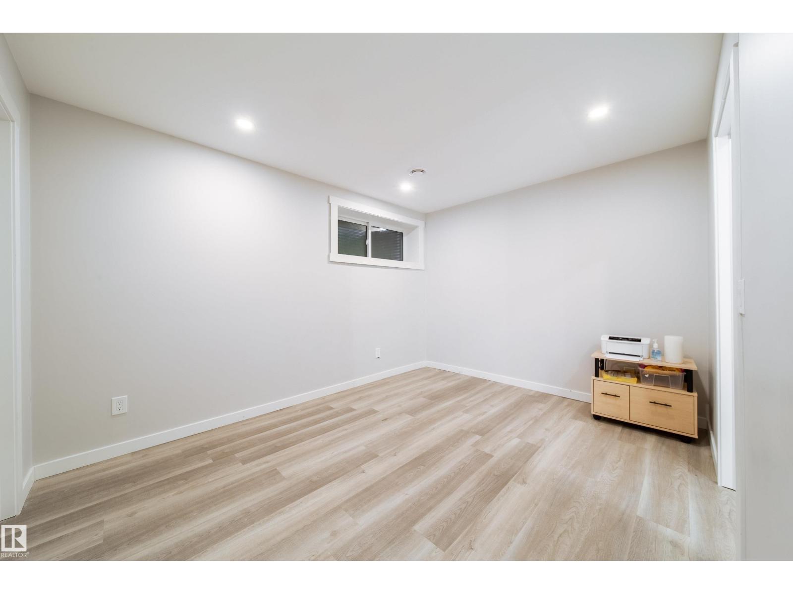 22931 96 AV NW - 36