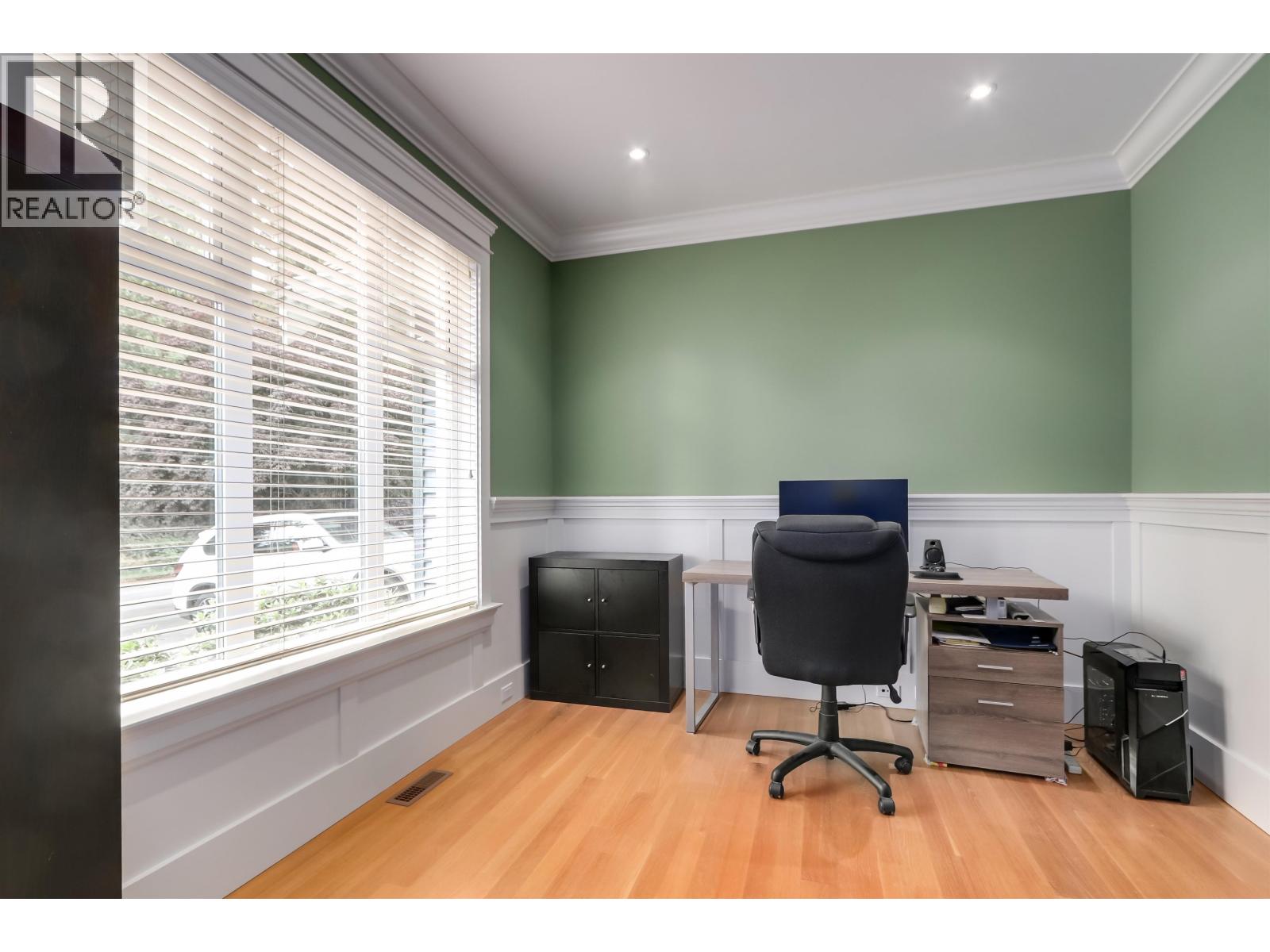 352 ST. JAMES CRESCENT, West Vancouver