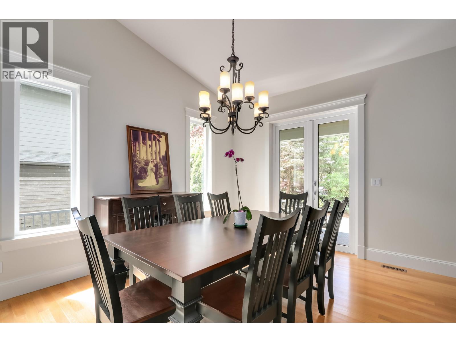 352 ST. JAMES CRESCENT, West Vancouver