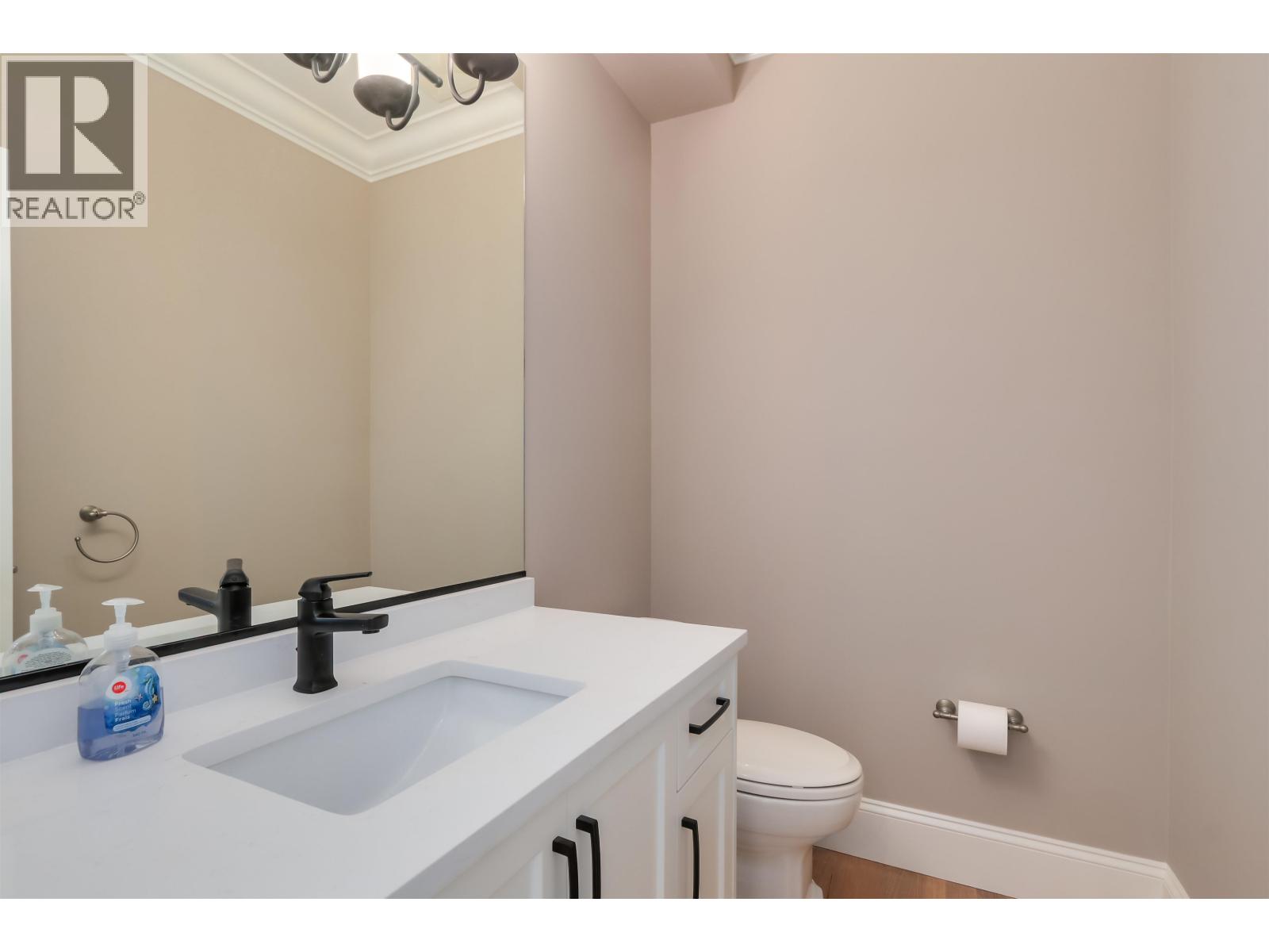 352 ST. JAMES CRESCENT, West Vancouver