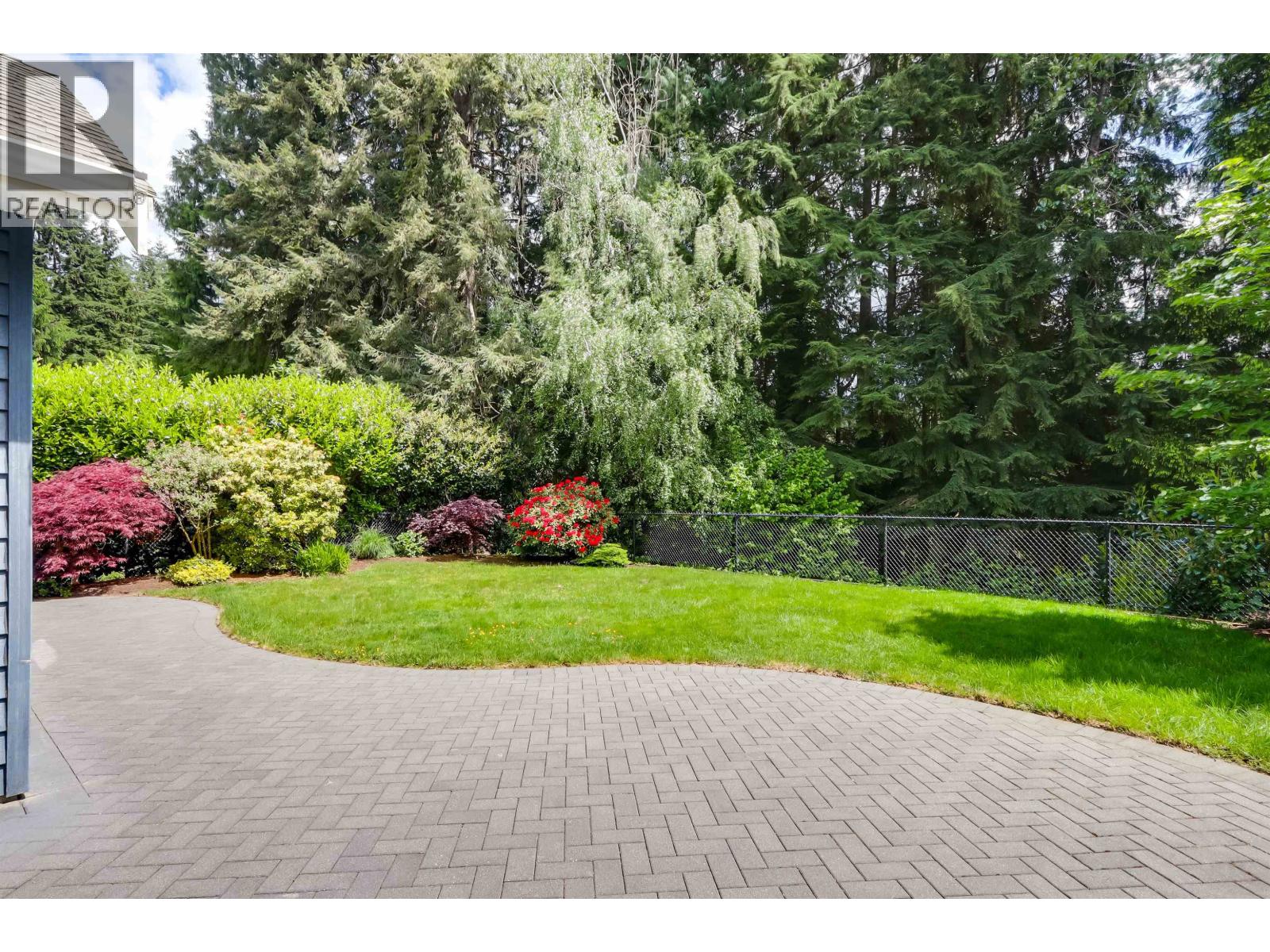 352 ST. JAMES CRESCENT, West Vancouver