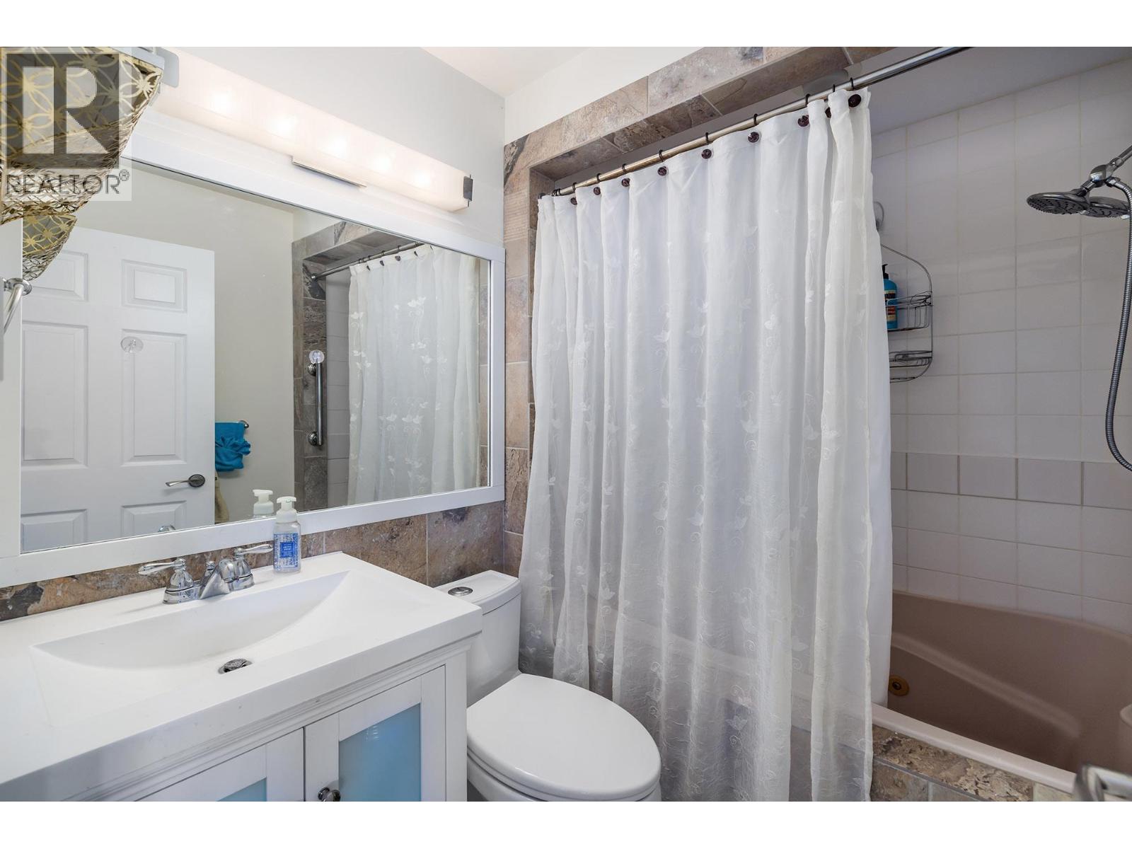 5273 Sutherland Road - 21