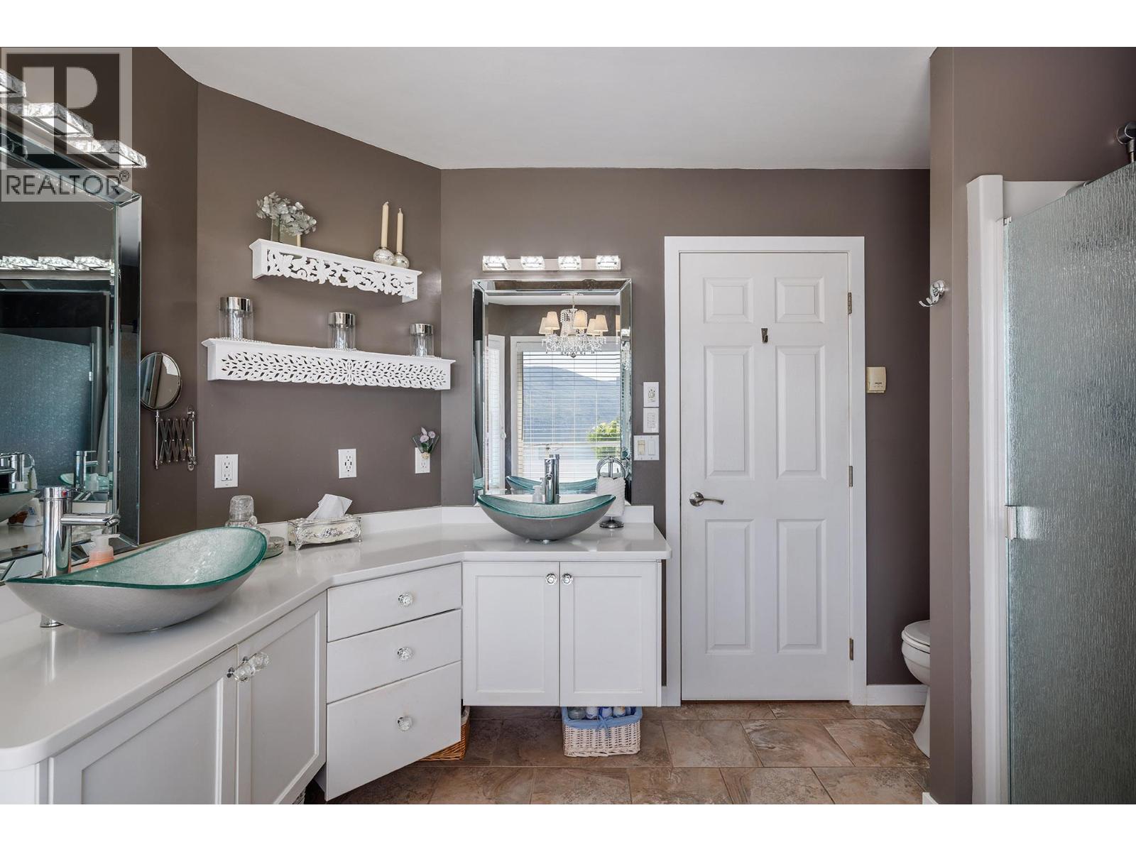 5273 Sutherland Road - 15