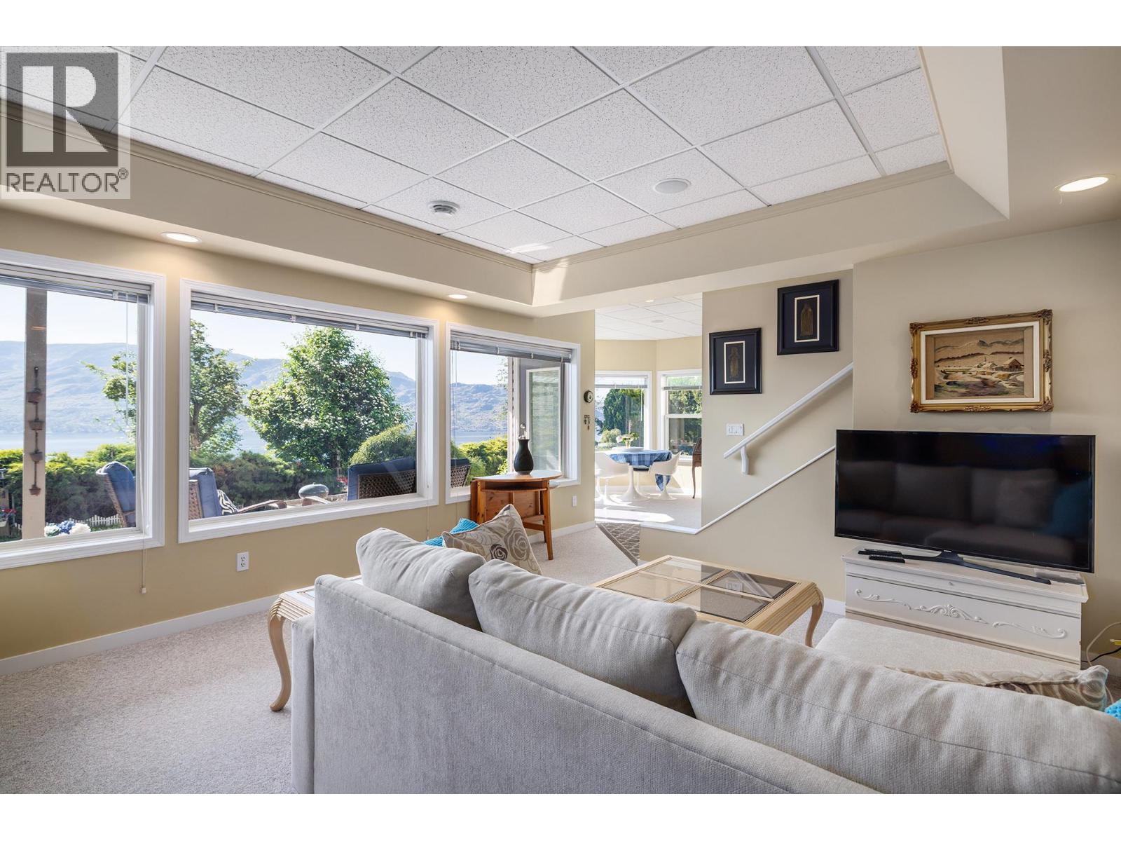 5273 Sutherland Road - 18