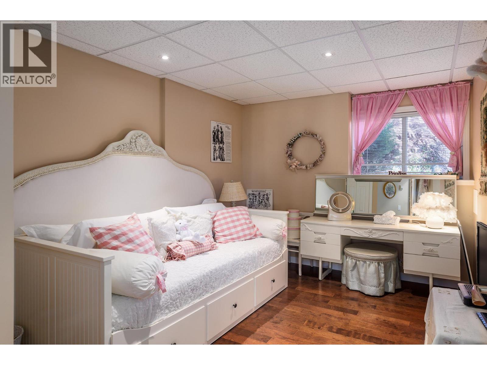 5273 Sutherland Road - 20