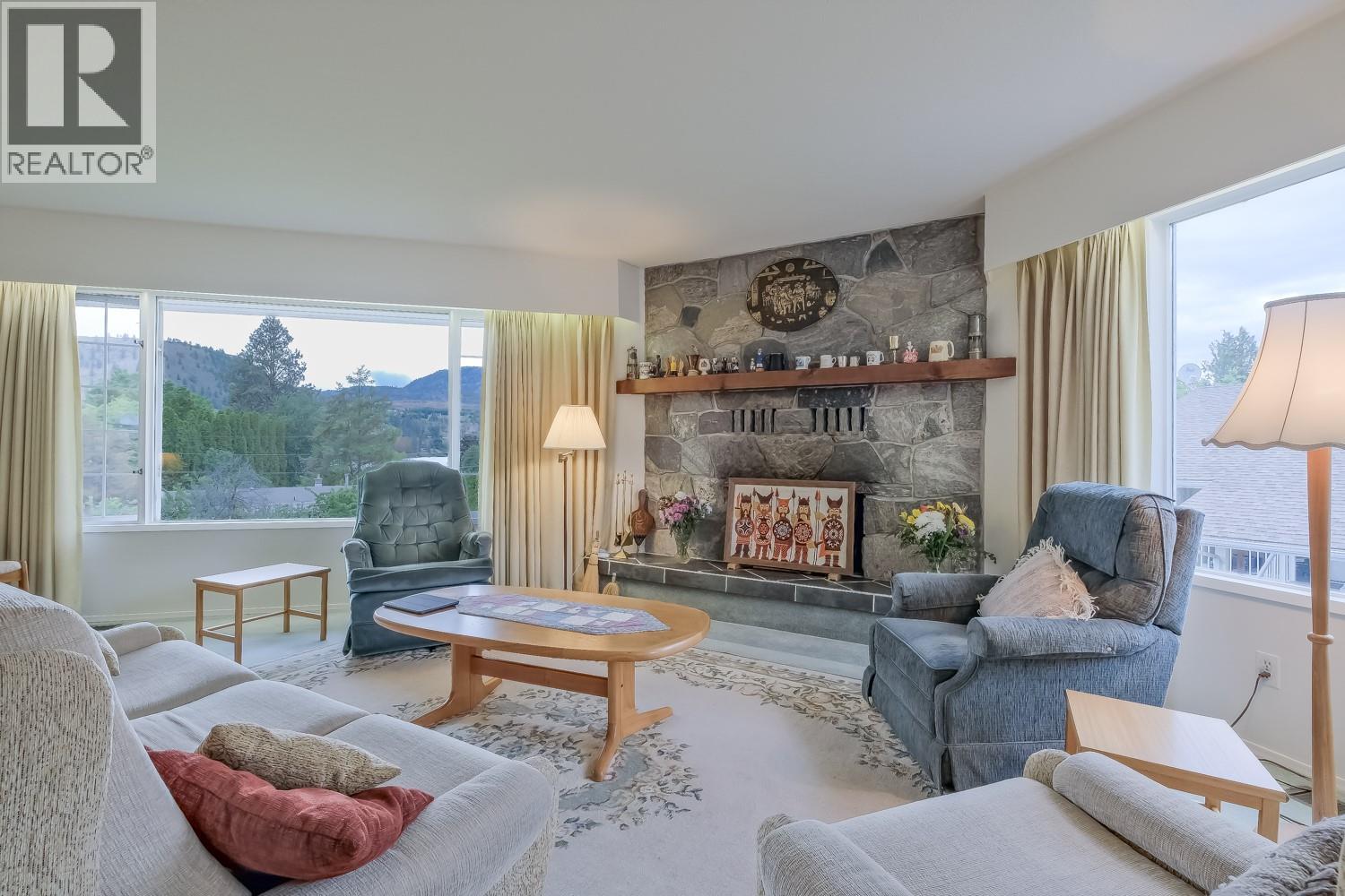 326 CARMEL Crescent - 8