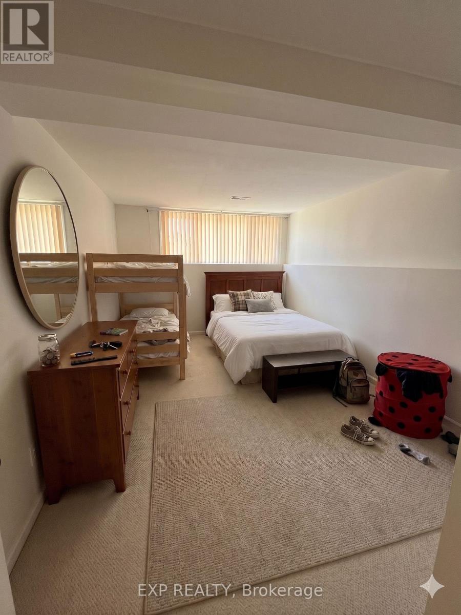 #11 1639 LOCKSLEY LANE - 7