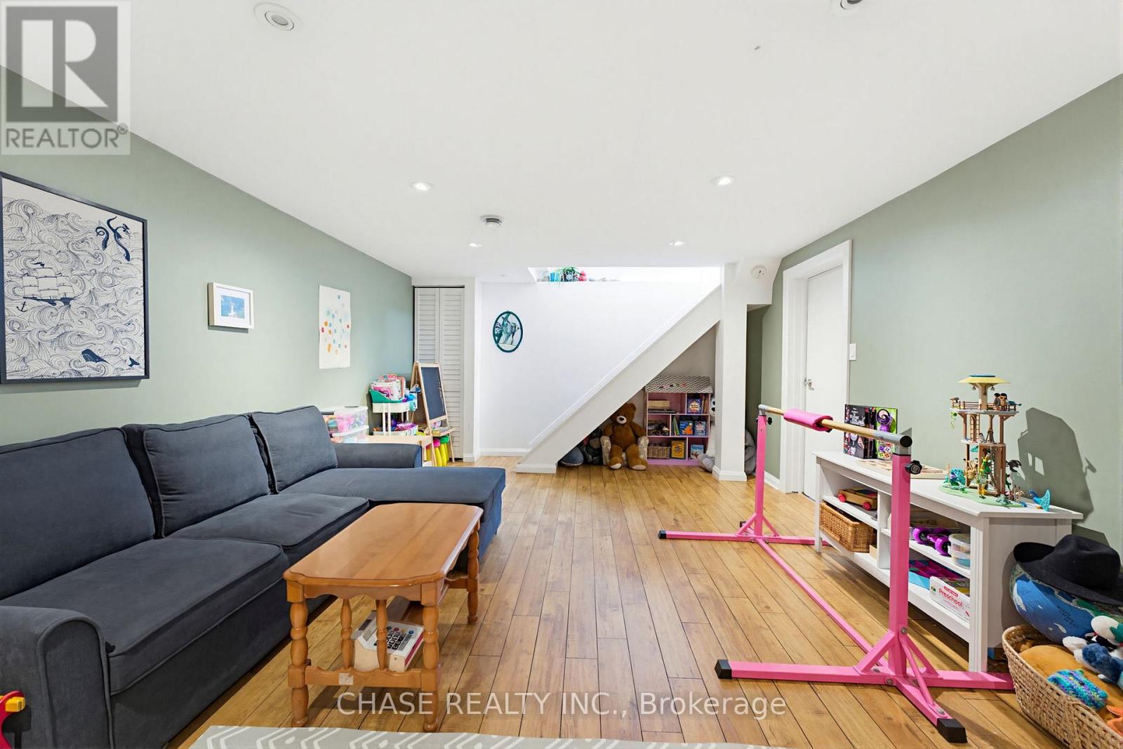 632 GREENHILL AVENUE - 32