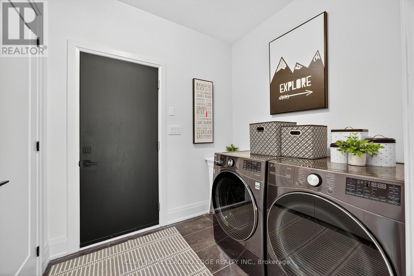 108 GOLDIE COURT - 28