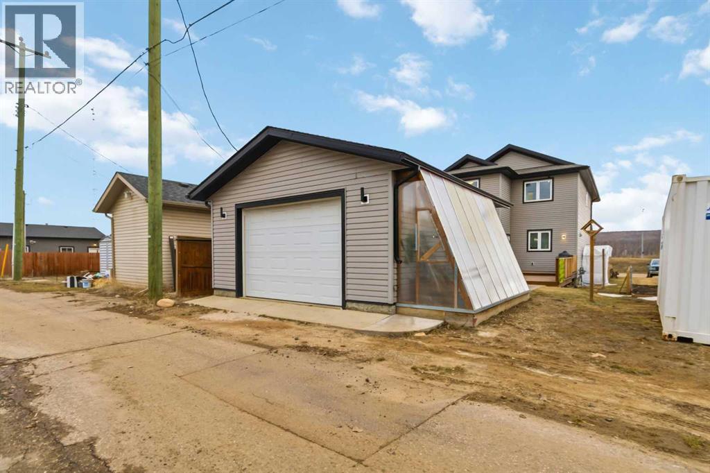 7423 Railway Avenue - 35