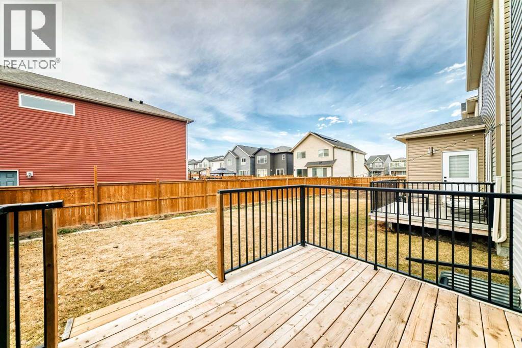 122 Legacy Glen Crescent SE - 37