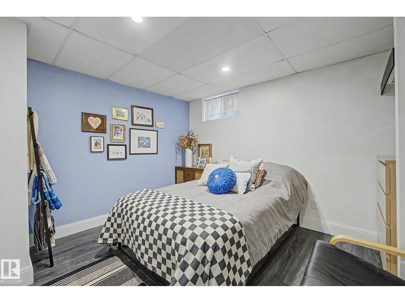 7550 81 AV NW NW - 33