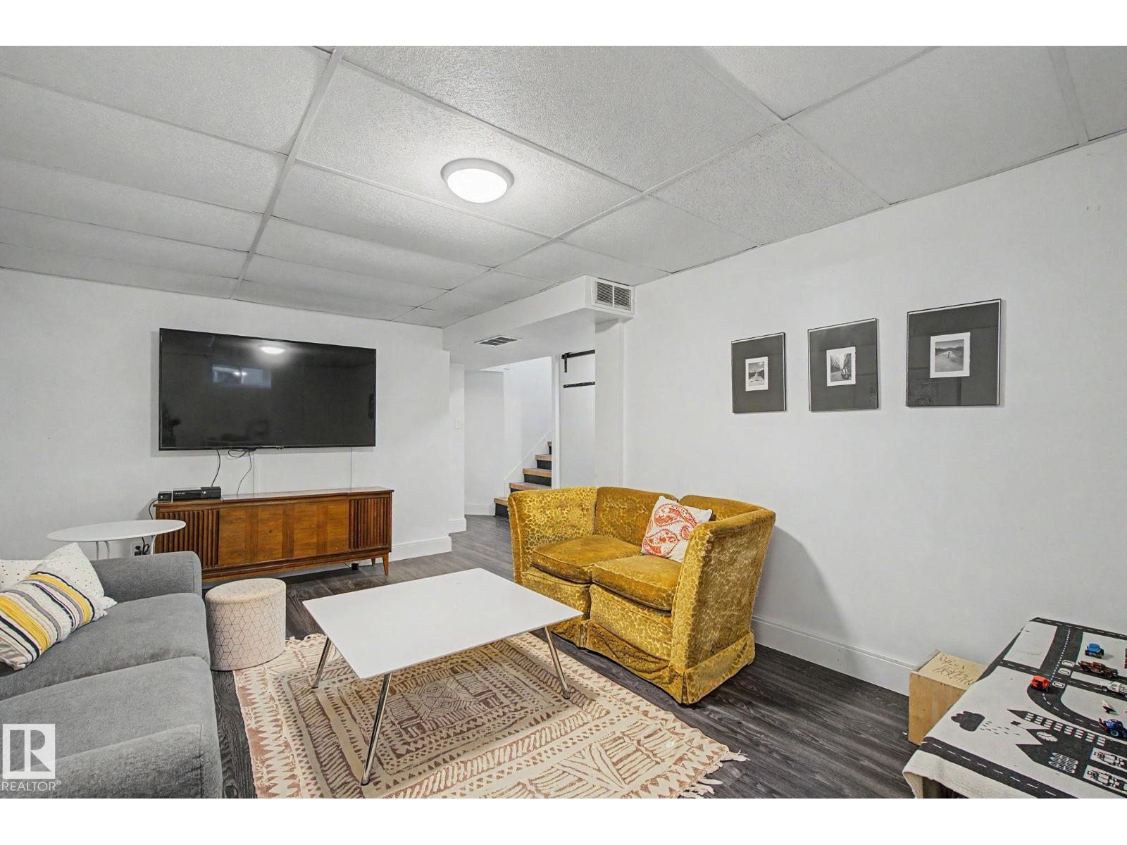 7550 81 AV NW NW - 31