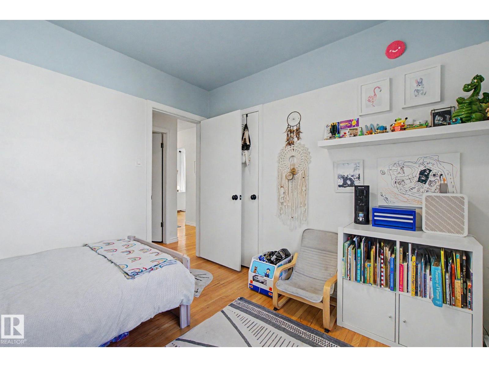 7550 81 AV NW NW - 24