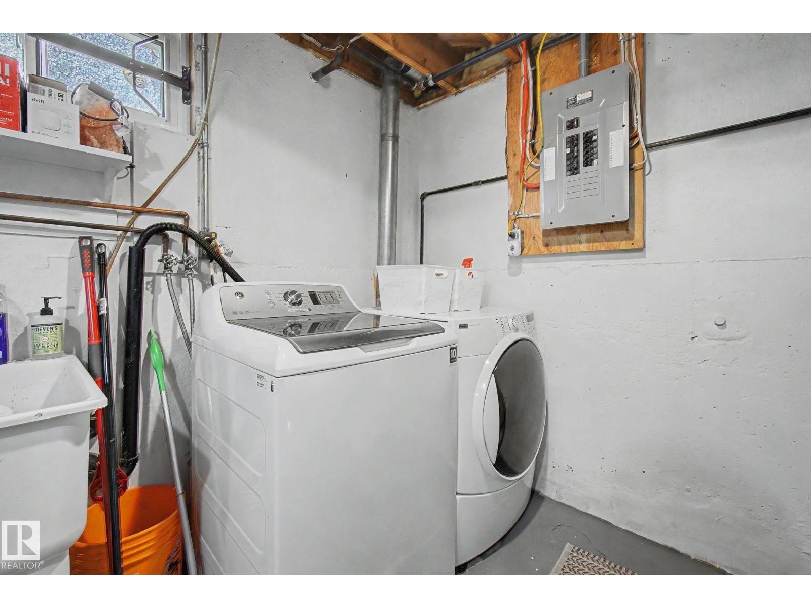 7550 81 AV NW NW - 43