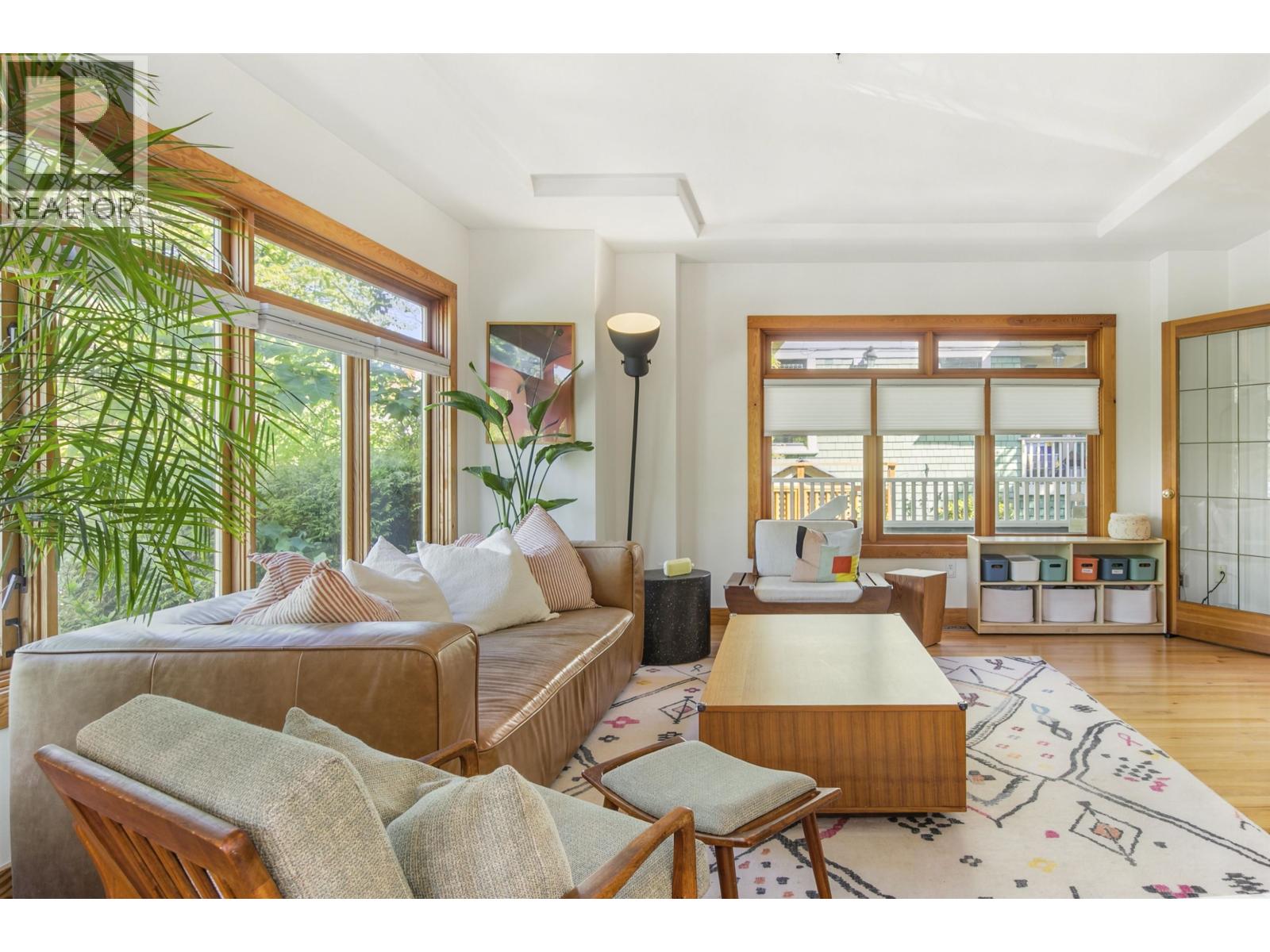 1608 WOODLAND DRIVE, Vancouver