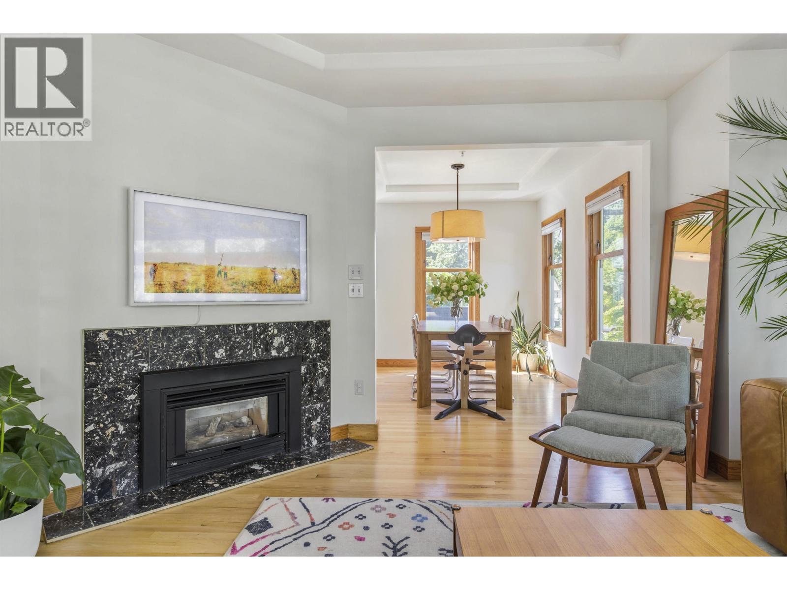 1608 WOODLAND DRIVE, Vancouver
