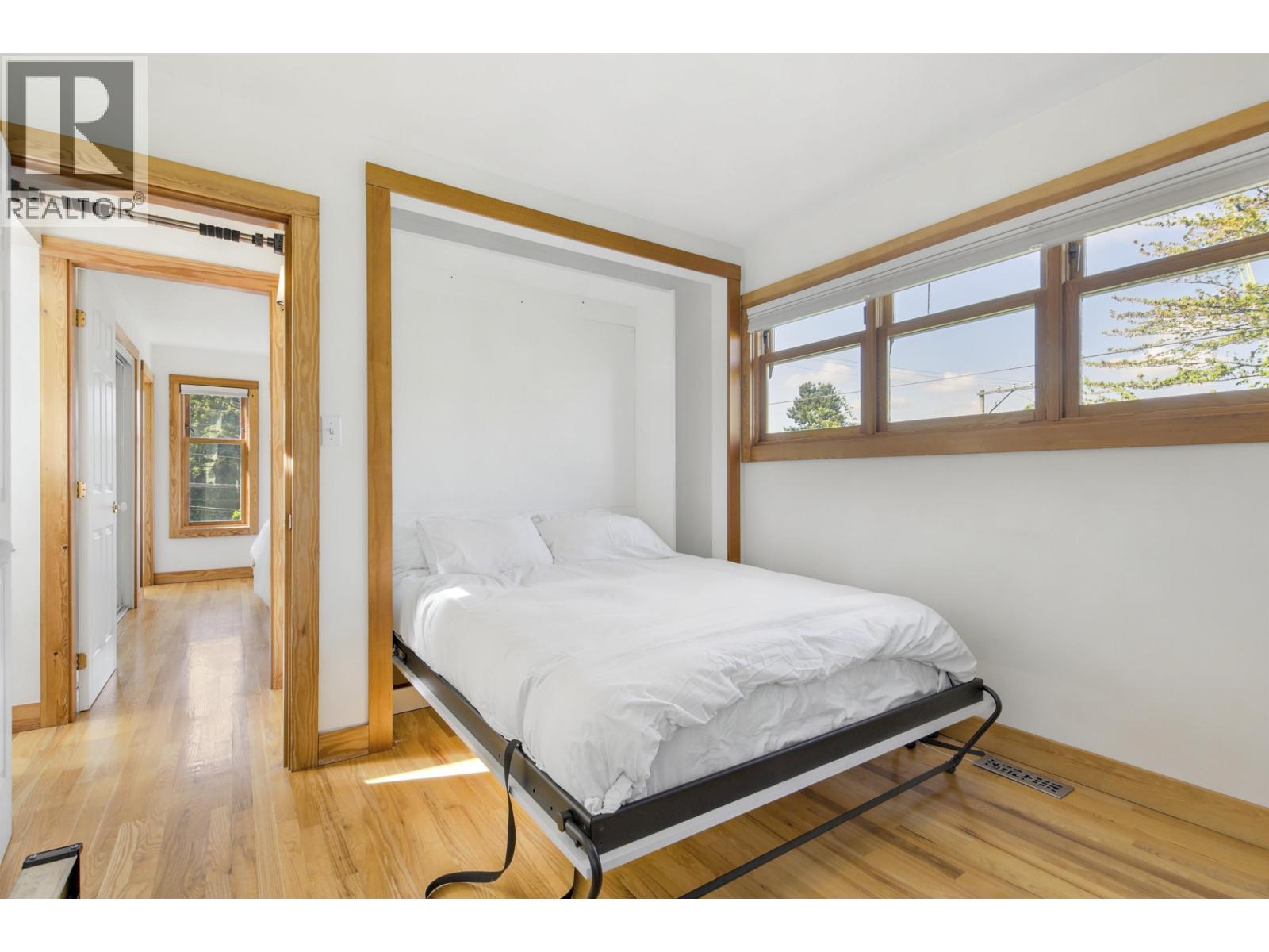 1608 WOODLAND DRIVE, Vancouver