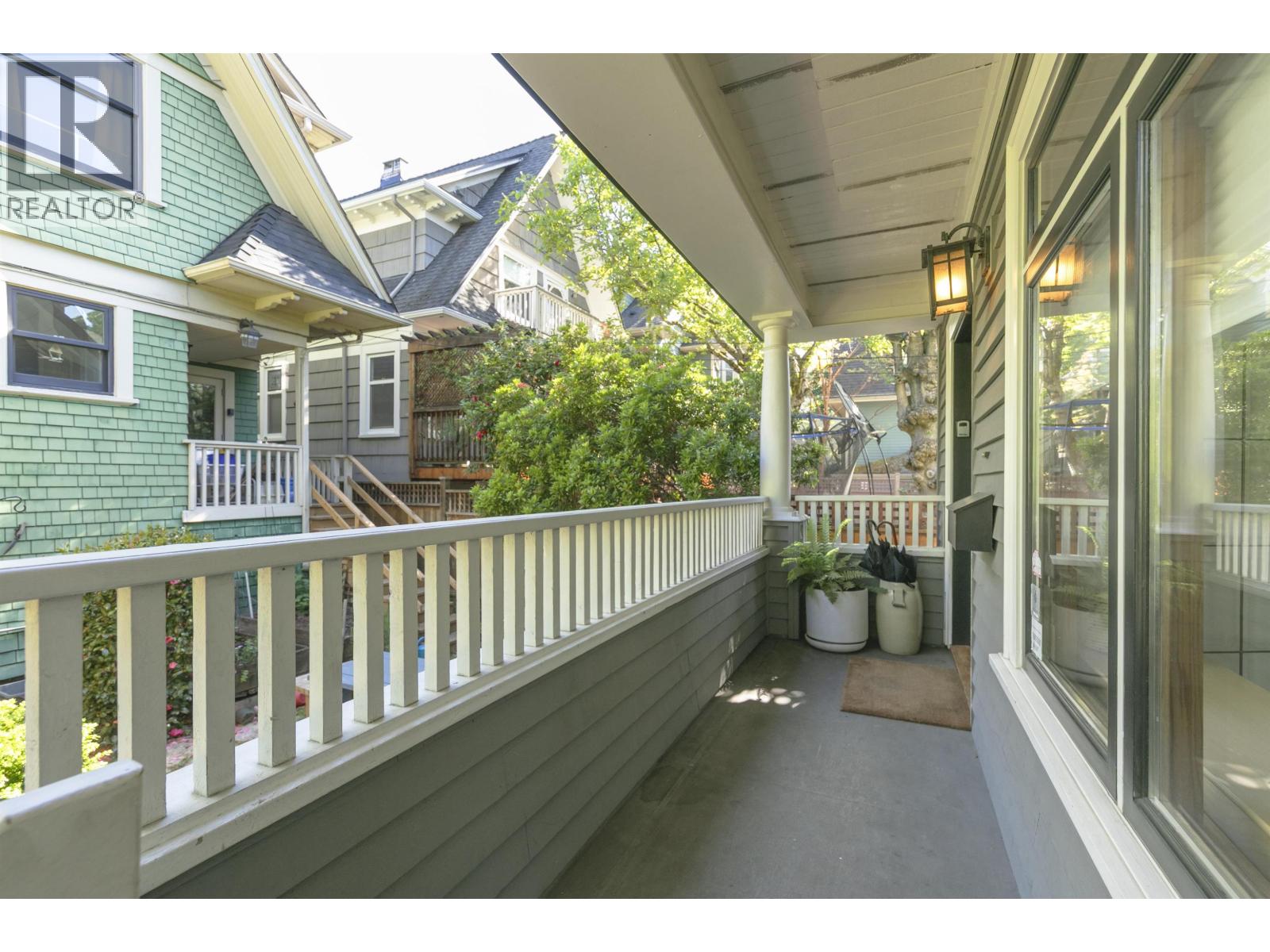 1608 WOODLAND DRIVE, Vancouver