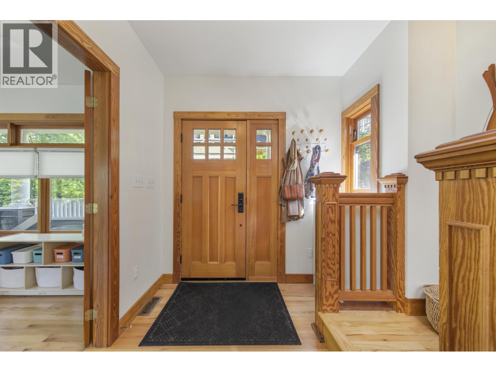 1608 WOODLAND DRIVE, Vancouver