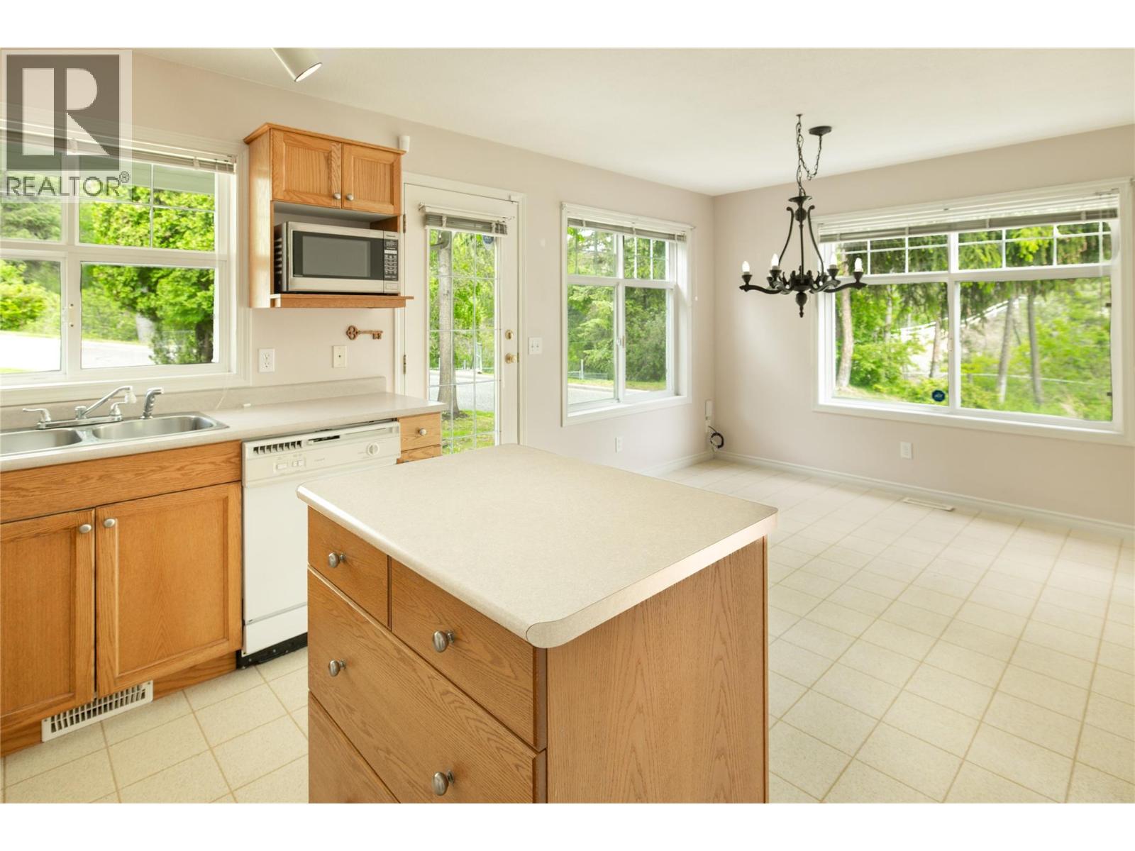 3825 GLEN CANYON Drive Unit# 101, West Kelowna