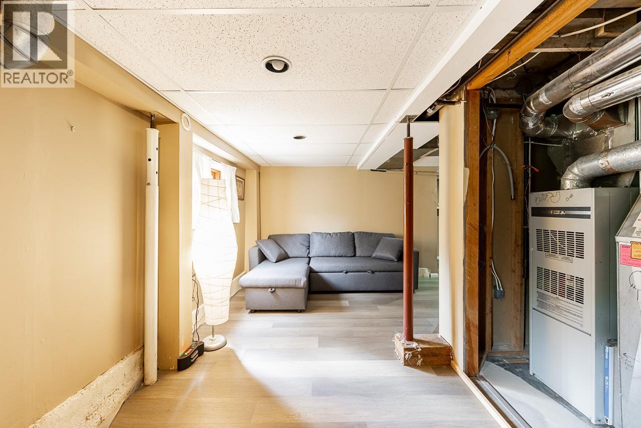264 W QUEENS ROAD, North Vancouver