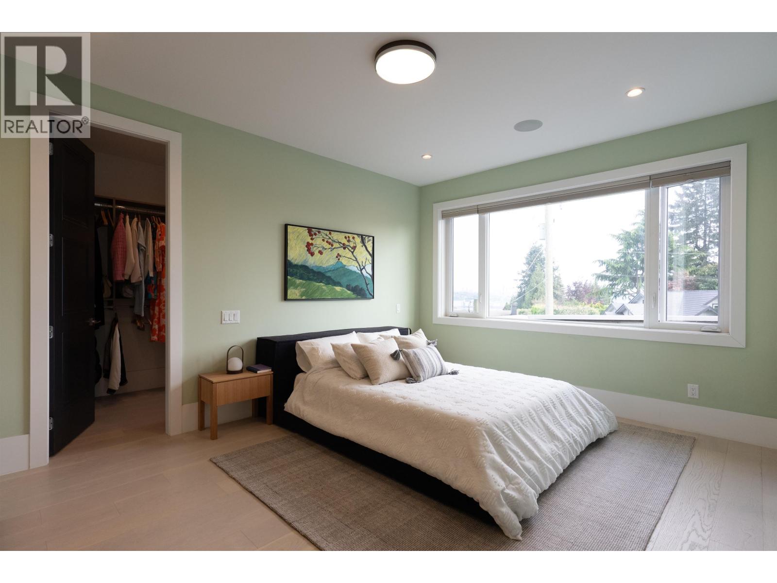 900 HENDRY AVENUE — photo 3