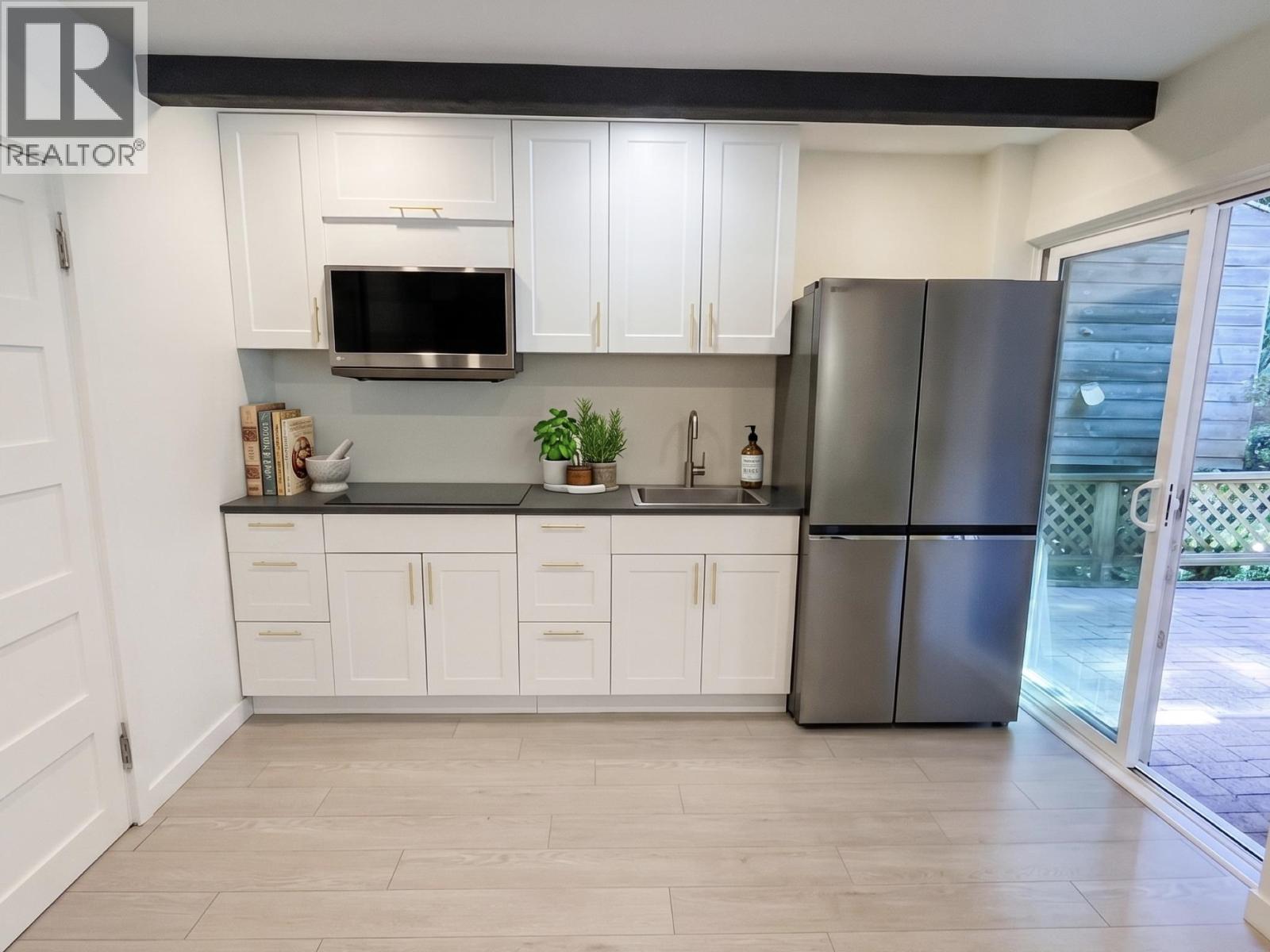 6430 FOX STREET, West Vancouver
