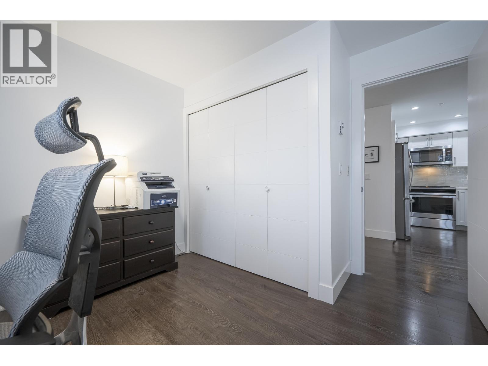 205 1990 WESTMINSTER AVENUE, Port Coquitlam