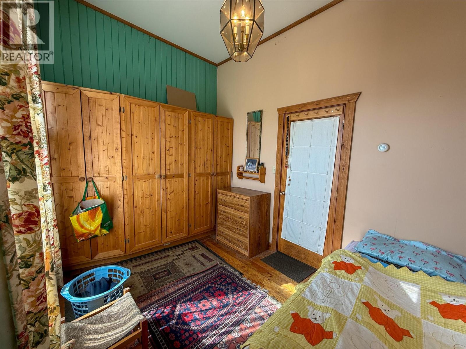 9215 Main Avenue - 30