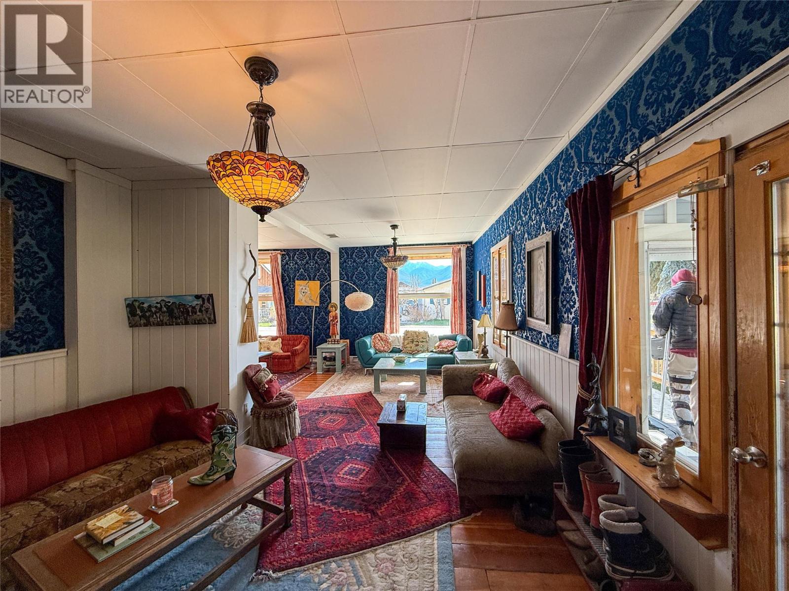 9215 Main Avenue - 5