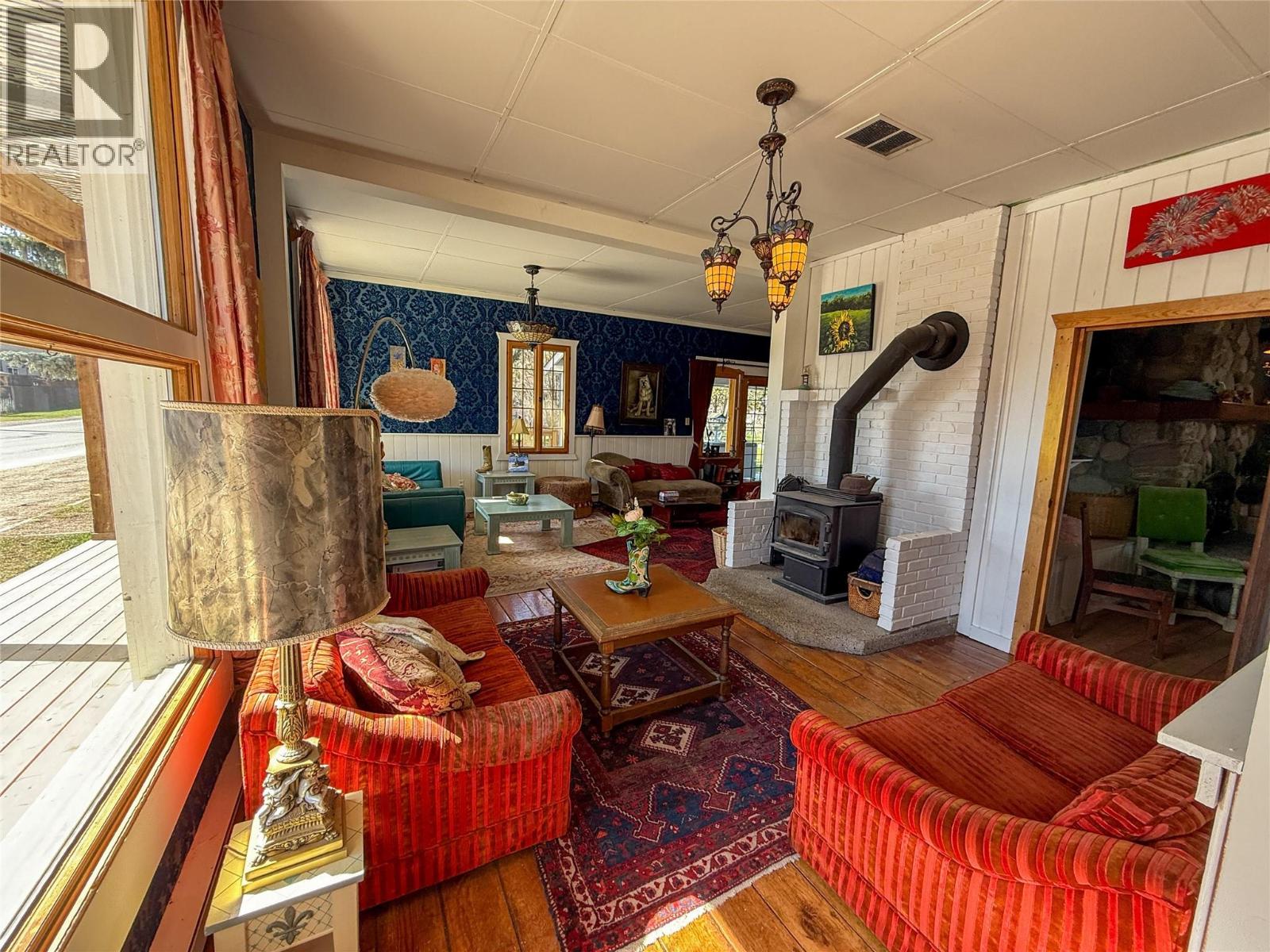 9215 Main Avenue - 8