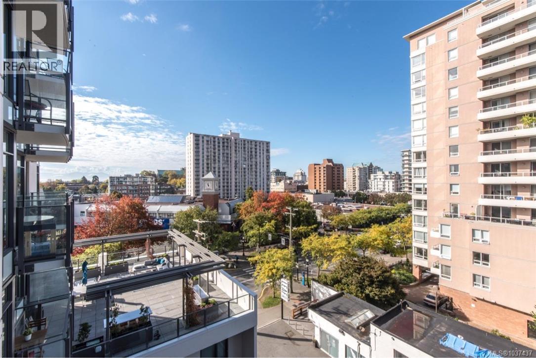 #605 960 Yates St - 10