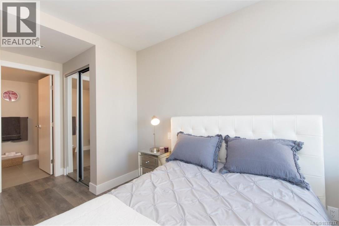 #605 960 Yates St - 9