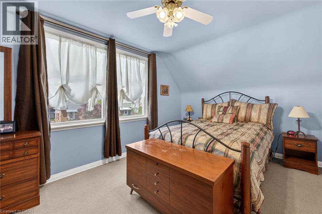263 EAST 38TH Street - 20